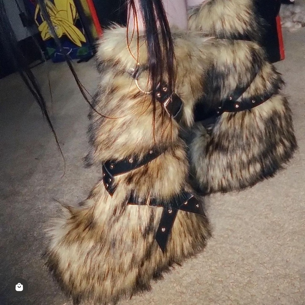 Brown knee high fur platform boots size 6